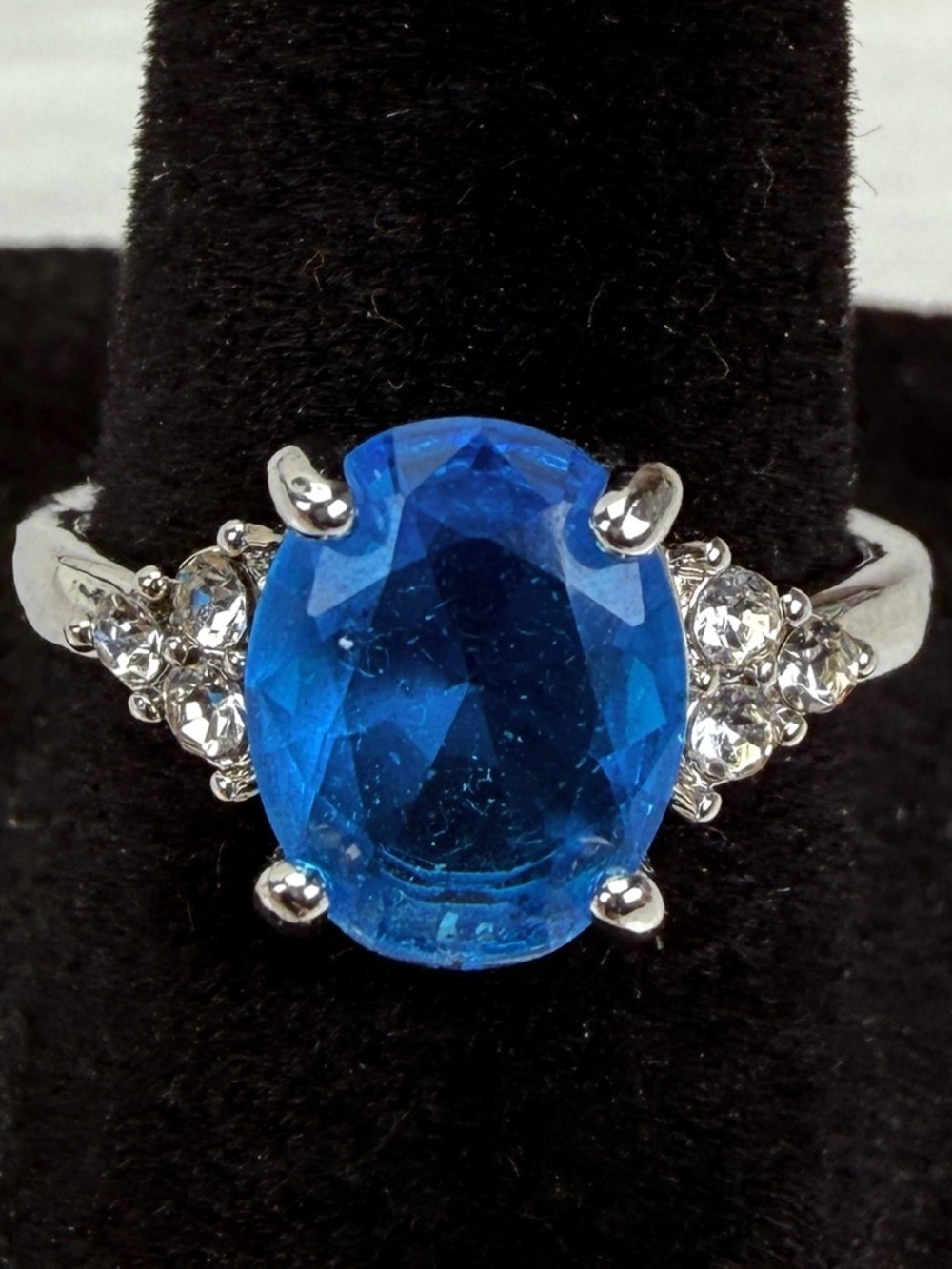 Vintage Silvertone and blue accent, size 7 1/4 ring